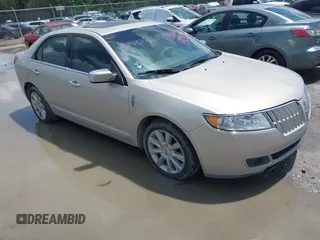 2010 Lincoln MKZ z VIN 3LNHL2GCXAR654796, wystawiony jako IAAI lot #42452744 z przebiegiem 127 053 mil mil oraz . Historia ofert i sprzedaży dostępna na DreamBid. Obrazek 1.