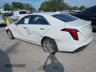 2024 Cadillac CT4 Luxury z VIN 1G6DA5RK2R0124982, wystawiony jako IAAI lot #42075299 z przebiegiem 21 660 mil mil oraz . Historia ofert i sprzedaży dostępna na DreamBid. Obrazek 3.