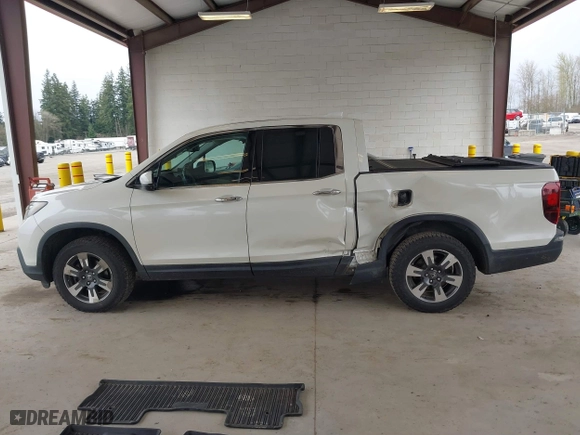 2017 Honda Ridgeline RTL-E with VIN 5FPYK3F7XHB030551, listed as a IAAI auction lot 41903844 with 153,594 mi miles. Bid and sale history available at carsss.com. Image 14.