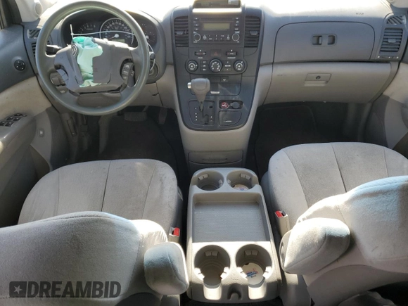2008 Kia Sedona LX with VIN KNDMB233286244304, listed as a Copart auction lot 43228595 with 233,940 mi miles and Salvage Title. Bid and sale history available at DreamBid. Image 8.
