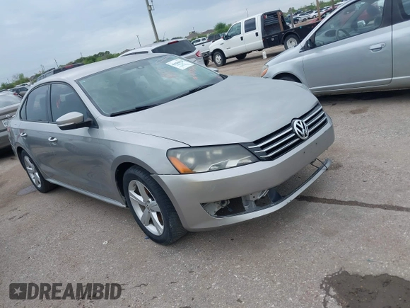 2013 Volkswagen Passat Wolfsburg Edition with VIN 1VWAP7A36DC010079, listed as a IAAI auction lot 41908421 with 190,313 mi miles. Bid and sale history available at carsss.com. Image 1.