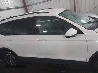 2021 Volkswagen Tiguan S z VIN 3VV1B7AX6MM081755, wystawiony jako IAAI lot #41864918 z przebiegiem 40 406 mil mil oraz . Historia ofert i sprzedaży dostępna na DreamBid. Obrazek 13.