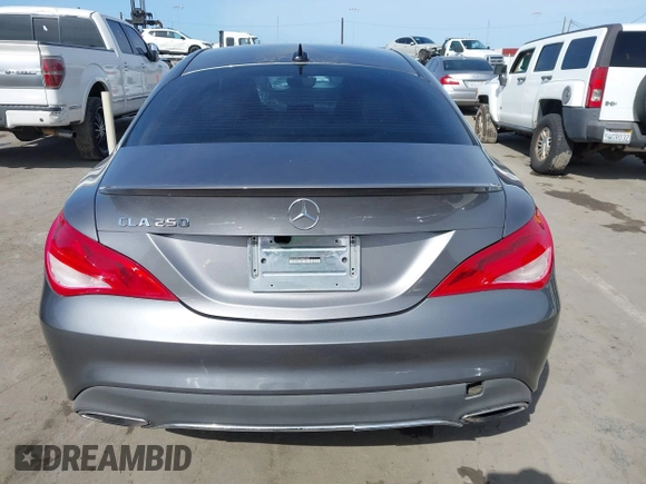 2017 Mercedes-Benz CLA 250 z VIN WDDSJ4EB7HN490559, wystawiony jako IAAI lot #41934154 z przebiegiem Nie podano mil oraz . Historia ofert i sprzedaży dostępna na DreamBid. Obrazek 16.