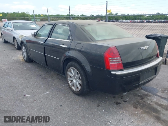 2007 Chrysler 300 C with VIN 2C3LA63H97H861511, listed as a IAAI auction lot 42136495 with 113,972 mi miles. Bid and sale history available at carsss.com. Image 3.
