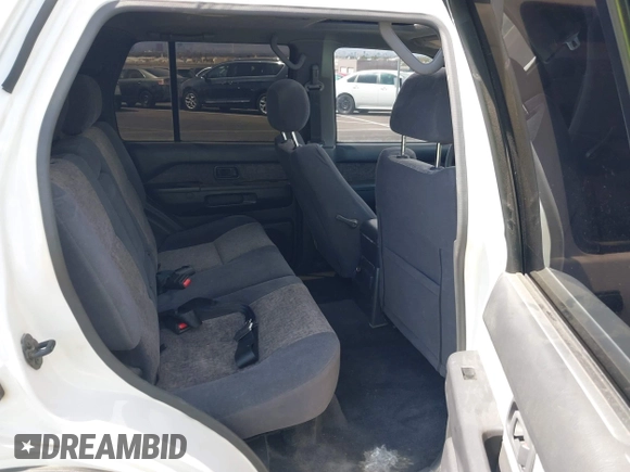 1996 Nissan Pathfinder XE z VIN JN8AR05Y1TW003648, wystawiony jako IAAI lot #41947783 z przebiegiem 224 612 mil mil oraz . Historia ofert i sprzedaży dostępna na DreamBid. Obrazek 8.
