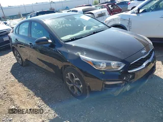 2019 Kia Forte LXS z VIN 3KPF24AD0KE047567, wystawiony jako IAAI lot #42775249 z przebiegiem 60 533 mil mil oraz . Historia ofert i sprzedaży dostępna na DreamBid. Obrazek 1.