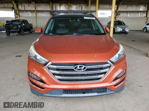 2016 Hyundai Tucson Limited z VIN KM8J33A25GU180703, wystawiony jako Copart lot #51739495 z przebiegiem 104 221 mil mil oraz Czysty tytuł • Clean title. Historia ofert i sprzedaży dostępna na DreamBid. Obrazek 5.