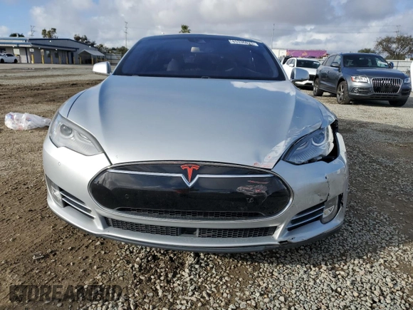 2015 Tesla Model S 85D with VIN 5YJSA1H25FF080956, listed as a Copart auction lot 45336675 with 118,377 mi miles and Salvage Title. Bid and sale history available at carsss.com. Image 5.