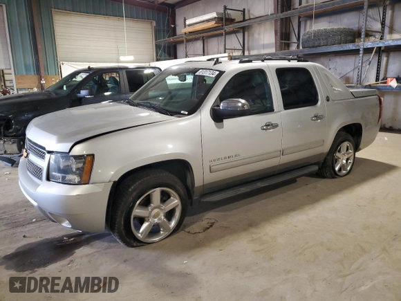 2013 Chevrolet Avalanche LS with VIN 3GNTKEE78DG130546, listed as a Copart auction lot 81317134 with 164,240 mi miles and Salvage Title. Bid and sale history available at carsss.com. Image 1.