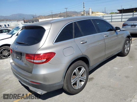 2019 Mercedes-Benz GLC 300 with VIN WDC0G4JB9KF570270, listed as a Copart auction lot 57826905 with 39,470 mi miles and Salvage title. Bid and sale history available at DreamBid. Image 3.