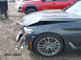 2019 BMW 5 Series 530i z VIN WBAJA5C52KBX87768, wystawiony jako IAAI lot #42029678 z przebiegiem 102 448 mil mil oraz . Historia ofert i sprzedaży dostępna na DreamBid. Obrazek 6.