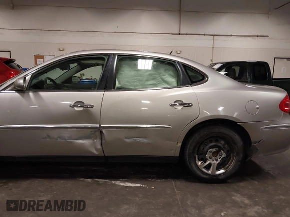 2008 Buick LaCrosse CX with VIN 2G4WC582781192212, listed as a IAAI auction lot 42518086 with 148,098 mi miles and . Bid and sale history available at DreamBid. Image 6.