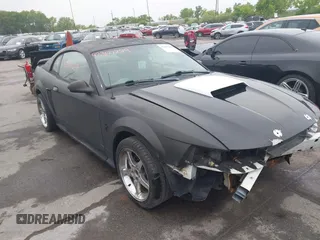 2003 Ford Mustang Standard z VIN 1FAFP40453F367953, wystawiony jako IAAI lot #42307249 z przebiegiem 186 401 mil mil oraz . Historia ofert i sprzedaży dostępna na DreamBid. Obrazek 1.
