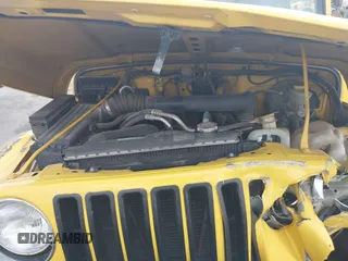 2005 Jeep Wrangler SE z VIN 1J4FA29S95P373313, wystawiony jako IAAI lot #42340611 z przebiegiem 162 801 mil mil oraz . Historia ofert i sprzedaży dostępna na DreamBid. Obrazek 10.