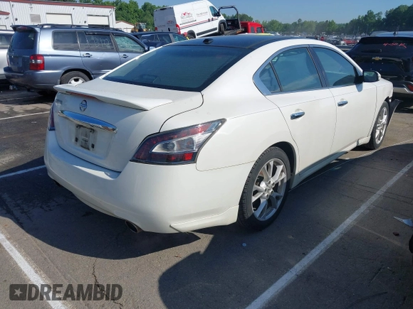 2013 Nissan Maxima SV z VIN 1N4AA5AP0DC821880, wystawiony jako IAAI lot #42222182 z przebiegiem 134 622 mil mil oraz . Historia ofert i sprzedaży dostępna na DreamBid. Obrazek 4.