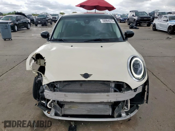 2022 MINI Hardtop 4 Door Cooper z VIN WMW33DK04N2R75649, wystawiony jako Copart lot #50964275 z przebiegiem 4 356 mil mil oraz Czysty tytuł • Clean title. Historia ofert i sprzedaży dostępna na DreamBid. Obrazek 5.