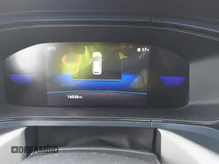 2024 Volkswagen Taos SE z VIN 3VVSX7B23RM047661, wystawiony jako IAAI lot #41609371 z przebiegiem 16 038 mil mil oraz . Historia ofert i sprzedaży dostępna na DreamBid. Obrazek 7.