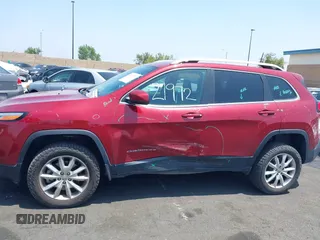 2017 Jeep Cherokee High Altitude with VIN 1C4PJMDS5HW611701, listed as a IAAI auction lot 42421972 with 43,673 mi miles and . Bid and sale history available at DreamBid. Image 6.