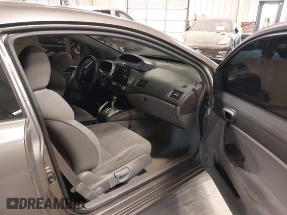 2008 Honda Civic Cpe LX with VIN 2HGFG12618H516020, listed as a IAAI auction lot 41374511 with 191,517 mi miles. Bid and sale history available at carsss.com. Image 5.