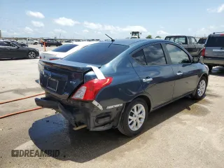 2016 Nissan Versa S z VIN 3N1CN7AP9GL818264, wystawiony jako Copart lot #56643895 z przebiegiem 55 110 mil mil oraz Szkoda całkowita • Salvage title. Historia ofert i sprzedaży dostępna na DreamBid. Obrazek 3.