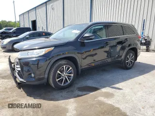 2018 Toyota Highlander SE z VIN 5TDJZRFH0JS551538, wystawiony jako Copart lot #57130585 z przebiegiem 91 623 mil mil oraz Szkoda całkowita • Salvage title. Historia ofert i sprzedaży dostępna na DreamBid. Obrazek 1.