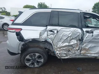 2024 Jeep Grand Cherokee с VIN 1C4RJYB69RC117334, выставлен на аукционе IAAI как лот 42443860 с пробегом 31 535 миль миль и . История ставок и продаж доступна на DreamBid. Изображение 19.