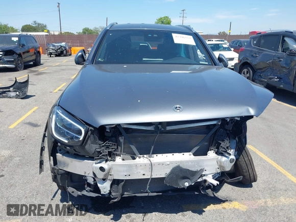 2022 Mercedes-Benz GLC 300 with VIN W1N0G8DB7NV331330, listed as a IAAI auction lot 42396553 with Not provided miles and . Bid and sale history available at DreamBid. Image 12.