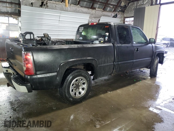 2005 Chevrolet Silverado 1500 Work Truck z VIN 2GCEK19V351307212, wystawiony jako Copart lot #84217594 z przebiegiem 175 380 mil mil oraz Szkoda całkowita • Salvage title. Historia ofert i sprzedaży dostępna na DreamBid. Obrazek 3.