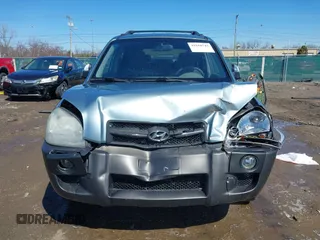 2007 Hyundai Tucson SE with VIN KM8JN72D07U492574, listed as a IAAI auction lot 41810743 with 234,267 mi miles and . Bid and sale history available at DreamBid. Image 12.