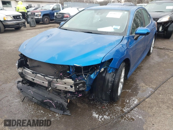 2020 Toyota Camry LE with VIN 4T1C11AK7LU324006, listed as a IAAI auction lot 41486878 with 76,290 mi miles. Bid and sale history available at carsss.com. Image 6.