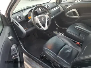 2013 Smart fortwo Passion z VIN WMEEK3BA4DK644622, wystawiony jako Copart lot #84966644 z przebiegiem 78 657 mil mil oraz Szkoda całkowita • Salvage title. Historia ofert i sprzedaży dostępna na DreamBid. Obrazek 8.