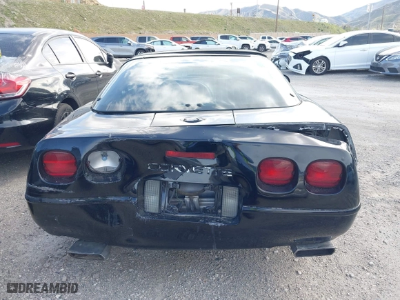 1992 Chevrolet Corvette with VIN 1G1YY23P7N5115133, listed as a IAAI auction lot 41797315 with 138,579 mi miles. Bid and sale history available at carsss.com. Image 16.