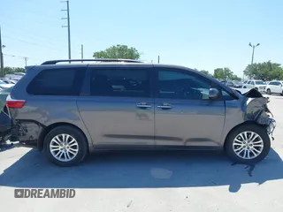 2017 Toyota Sienna XLE Auto Access Seat with VIN 5TDYZ3DC4HS856263, listed as a IAAI auction lot 42003167 with 100,105 mi miles. Bid and sale history available at carsss.com. Image 14.