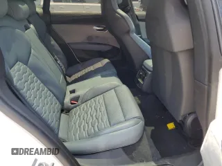 2022 Audi e-tron GT Prestige z VIN WAUEJBFW8N7001600, wystawiony jako Copart lot #60571595 z przebiegiem 26 399 mil mil oraz Szkoda całkowita • Salvage title. Historia ofert i sprzedaży dostępna na DreamBid. Obrazek 10.