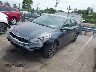 2020 Kia Forte LXS z VIN 3KPF24AD6LE231168, wystawiony jako IAAI lot #42076355 z przebiegiem 45 981 mil mil oraz . Historia ofert i sprzedaży dostępna na DreamBid. Obrazek 2.
