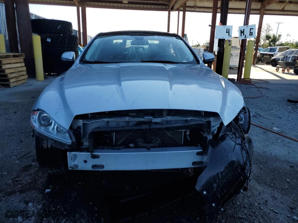 2015 Jaguar XJ with VIN SAJWJ2GD9F8V81151, listed as a Copart auction lot 45724765 with 77,392 mi miles and Salvage Title. Bid and sale history available at carsss.com. Image 5.