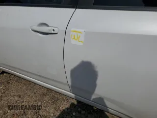 2021 Nissan Versa SR z VIN 3N1CN8FV8ML923466, wystawiony jako Copart lot #51650045 z przebiegiem 56 615 mil mil oraz Szkoda całkowita • Salvage title. Historia ofert i sprzedaży dostępna na DreamBid. Obrazek 13.