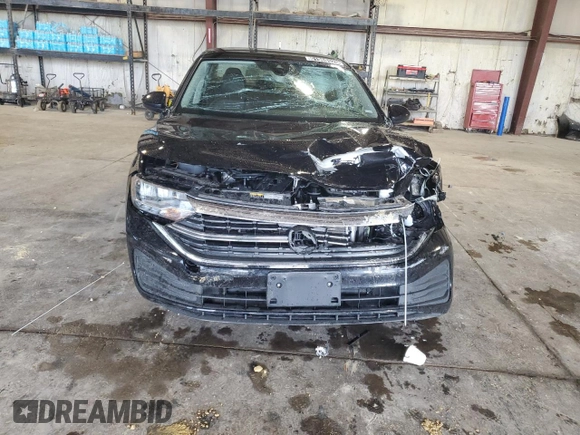 2024 Volkswagen Jetta SE with VIN 3VW7M7BU5RM080432, listed as a Copart auction lot 61968525 with 32,673 mi miles and Salvage title. Bid and sale history available at DreamBid. Image 5.