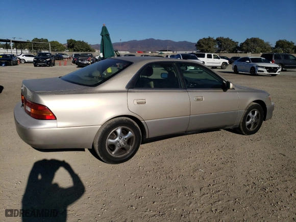 1998 Lexus ES 300 Luxury Sport Sdn with VIN JT8BF28G5W0127581, listed as a Copart auction lot 79953124 with 288,803 mi miles and Salvage Title. Bid and sale history available at carsss.com. Image 3.