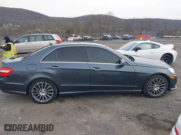 2010 Mercedes-Benz E-Class E 550 Luxury with VIN WDDHF9AB8AA144791, listed as a IAAI auction lot 41247610 with 138,972 mi miles. Bid and sale history available at carsss.com. Image 13.