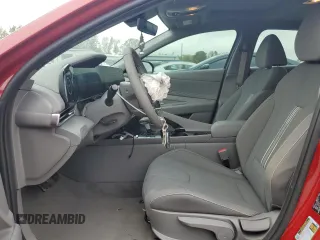 2024 Hyundai Elantra SEL z VIN KMHLS4DG2RU810043, wystawiony jako Copart lot #79940984 z przebiegiem 727 mil mil oraz Szkoda całkowita • Salvage title. Historia ofert i sprzedaży dostępna na DreamBid. Obrazek 7.