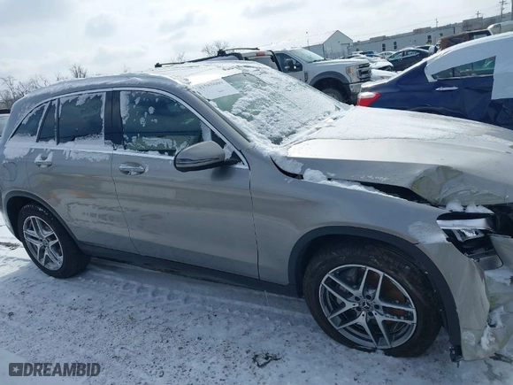 2019 Mercedes-Benz GLC with VIN WDC0G4KBXKV137822, listed as a IAAI auction lot 41585009 with 51,370 mi miles. Bid and sale history available at carsss.com. Image 13.