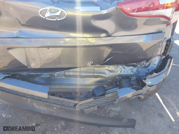 2017 Hyundai Tucson SE Plus with VIN KM8J33A45HU420349, listed as a IAAI auction lot 41296190 with 77,910 mi miles. Bid and sale history available at carsss.com. Image 6.