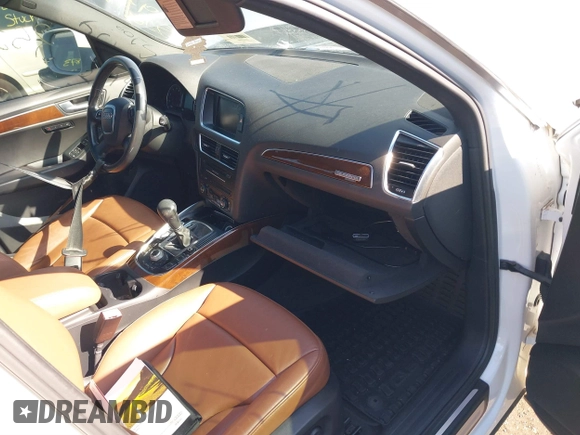 2012 Audi Q5 3.2L Premium Plus with VIN WA1DKAFP5CA058541, listed as a IAAI auction lot 41658191 with 999,999 mi miles. Bid and sale history available at carsss.com. Image 5.
