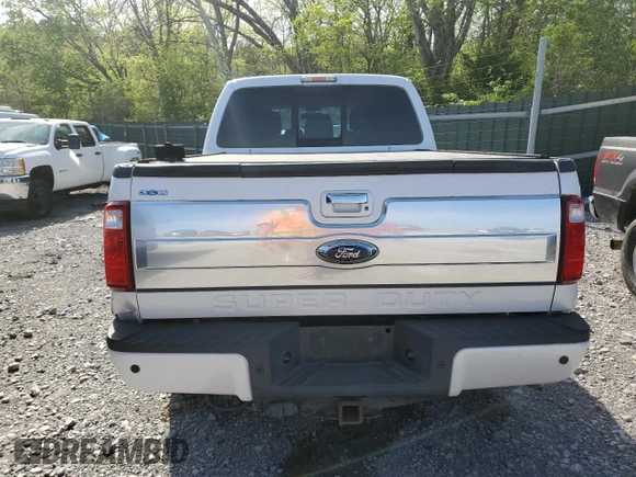 2015 Ford F-250 Lariat z VIN 1FT7W2BT3FEB19446, wystawiony jako Copart lot #53465755 z przebiegiem 122 759 mil mil oraz Czysty tytuł • Clean title. Historia ofert i sprzedaży dostępna na DreamBid. Obrazek 6.