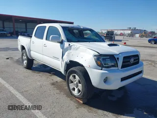 2005 Toyota Tacoma PreRunner z VIN 5TEJU62N55Z058701, wystawiony jako IAAI lot #41878908 z przebiegiem 213 380 mil mil oraz . Historia ofert i sprzedaży dostępna na DreamBid. Obrazek 1.