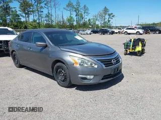 2014 Nissan Altima S with VIN 1N4AL3AP5EN375231, listed as a IAAI auction lot 41875976 with 142,345 mi miles and . Bid and sale history available at carsss.com. Image 1.