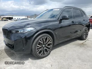 2024 BMW X5 sDrive40i z VIN 5UX13EU01R9V06527, wystawiony jako Copart lot #54611085 z przebiegiem 13 886 mil mil oraz Szkoda całkowita • Salvage title. Historia ofert i sprzedaży dostępna na DreamBid. Obrazek 1.
