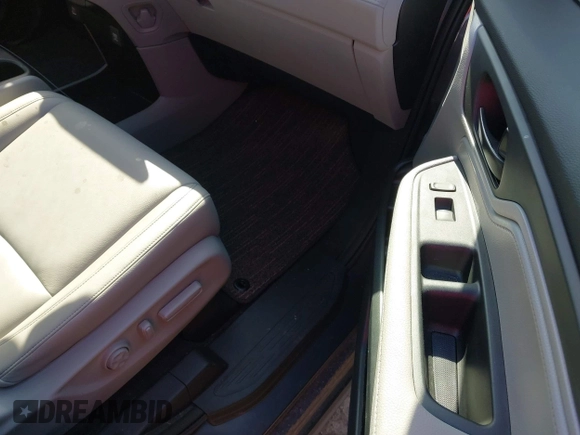 2024 Honda Odyssey EX-L with VIN 5FNRL6H65RB016848, listed as a IAAI auction lot 41762469 with 18,909 mi miles and . Bid and sale history available at DreamBid. Image 5.
