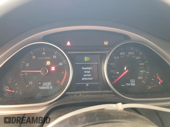 2014 Audi Q7 Premium Plus with VIN WA1LGAFE1ED000987, listed as a Copart auction lot 61852995 with 174,768 mi miles and Non repairable. Bid and sale history available at DreamBid. Image 9.